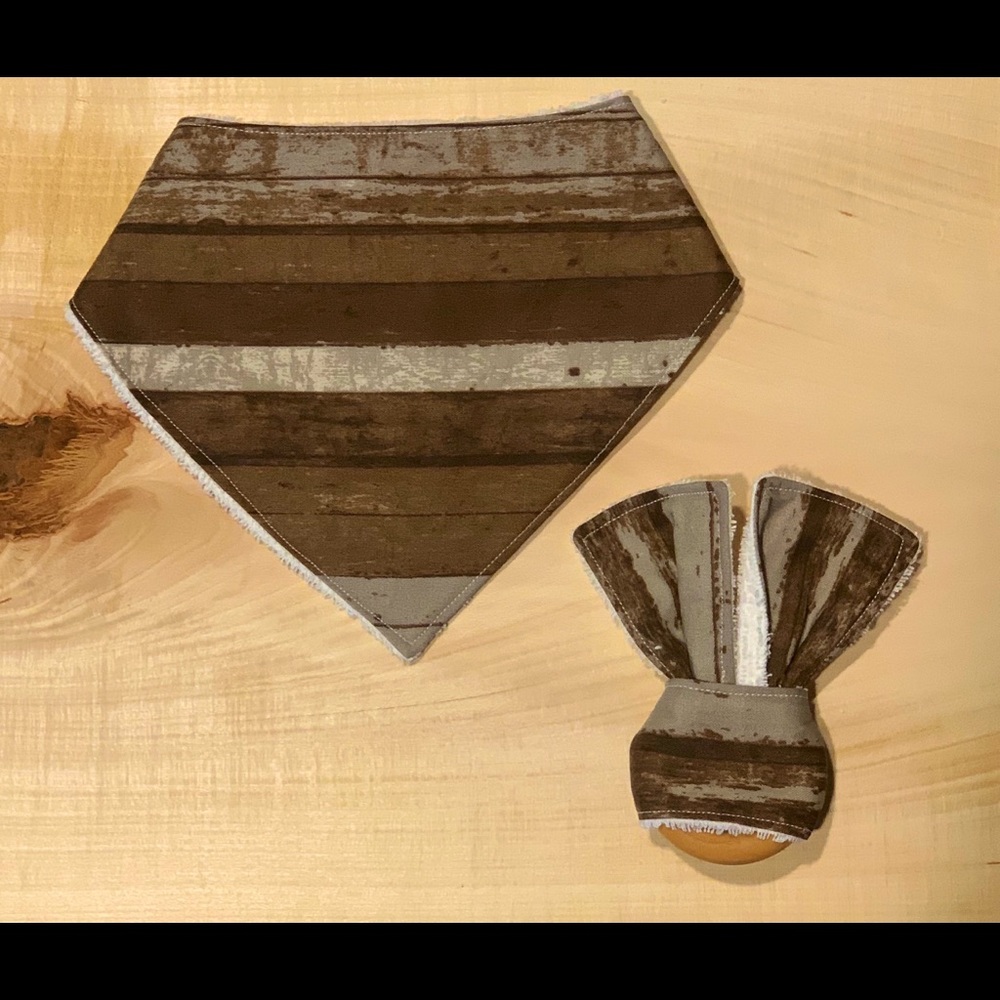Rustic bibs and teethers - Picture 2 of 4